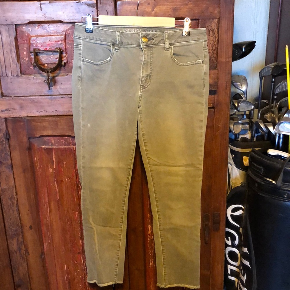 American Eagle jegging crop olive green size 10